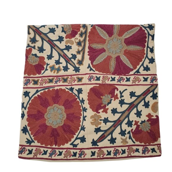 2 Pottery Barn Embroidered Floral Cotton Pillow Covers 20x20 Beige Turquoise - Picture 2 of 10